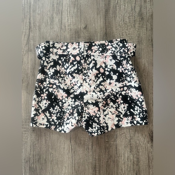 Express Black White and Pink Belted High Rise Shortie Size 00 - Picture 9 of 9